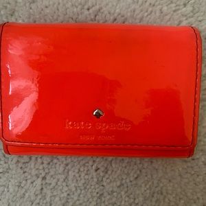 KATE SPADE ORANGE NEON PATENT SMALL WALLET